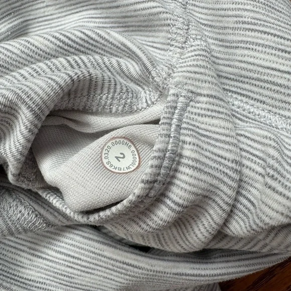 Lululemon Align Short High Rise 10” - Picture 8 of 9